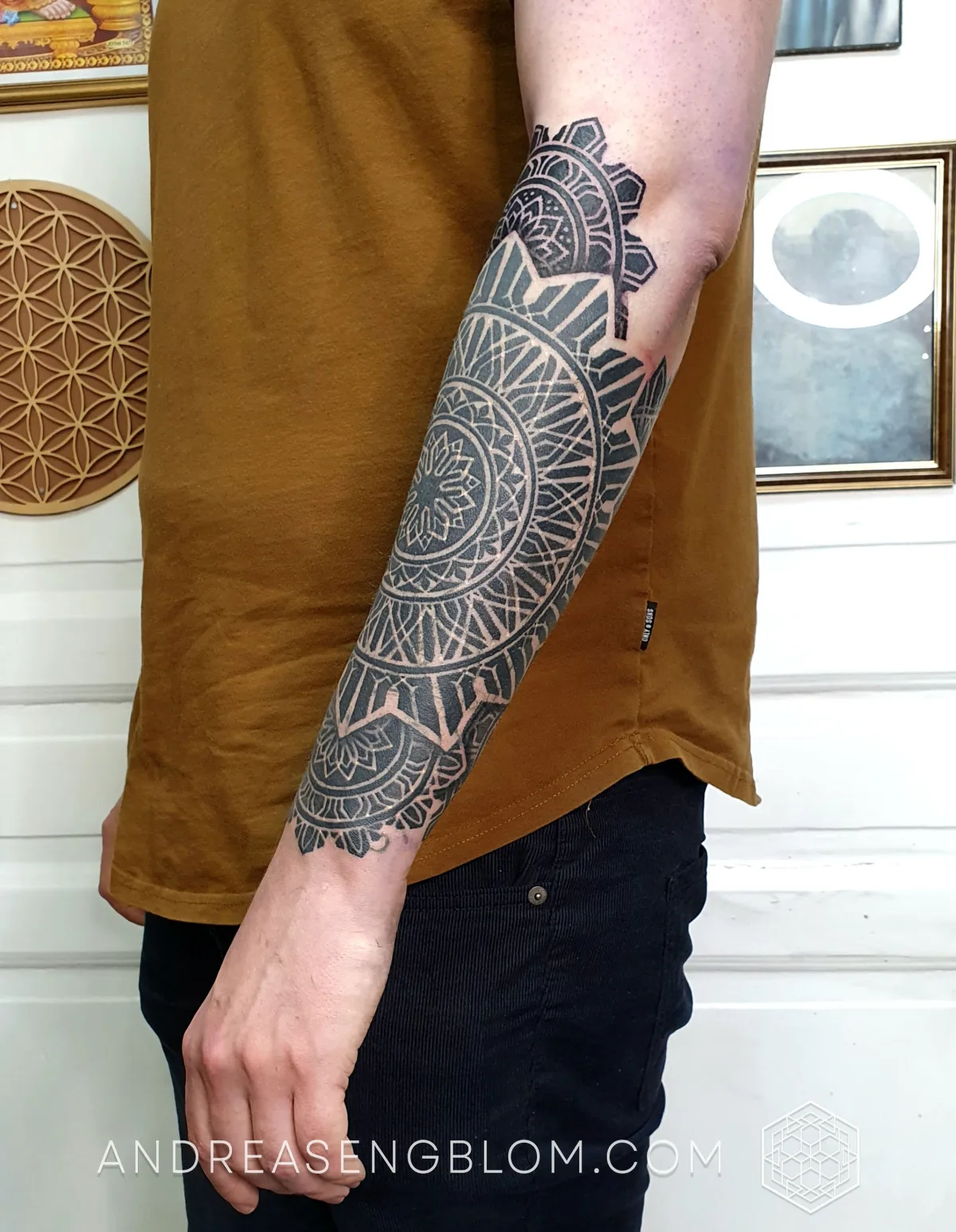 Cover-Up - Mandala Blackwork Underarm