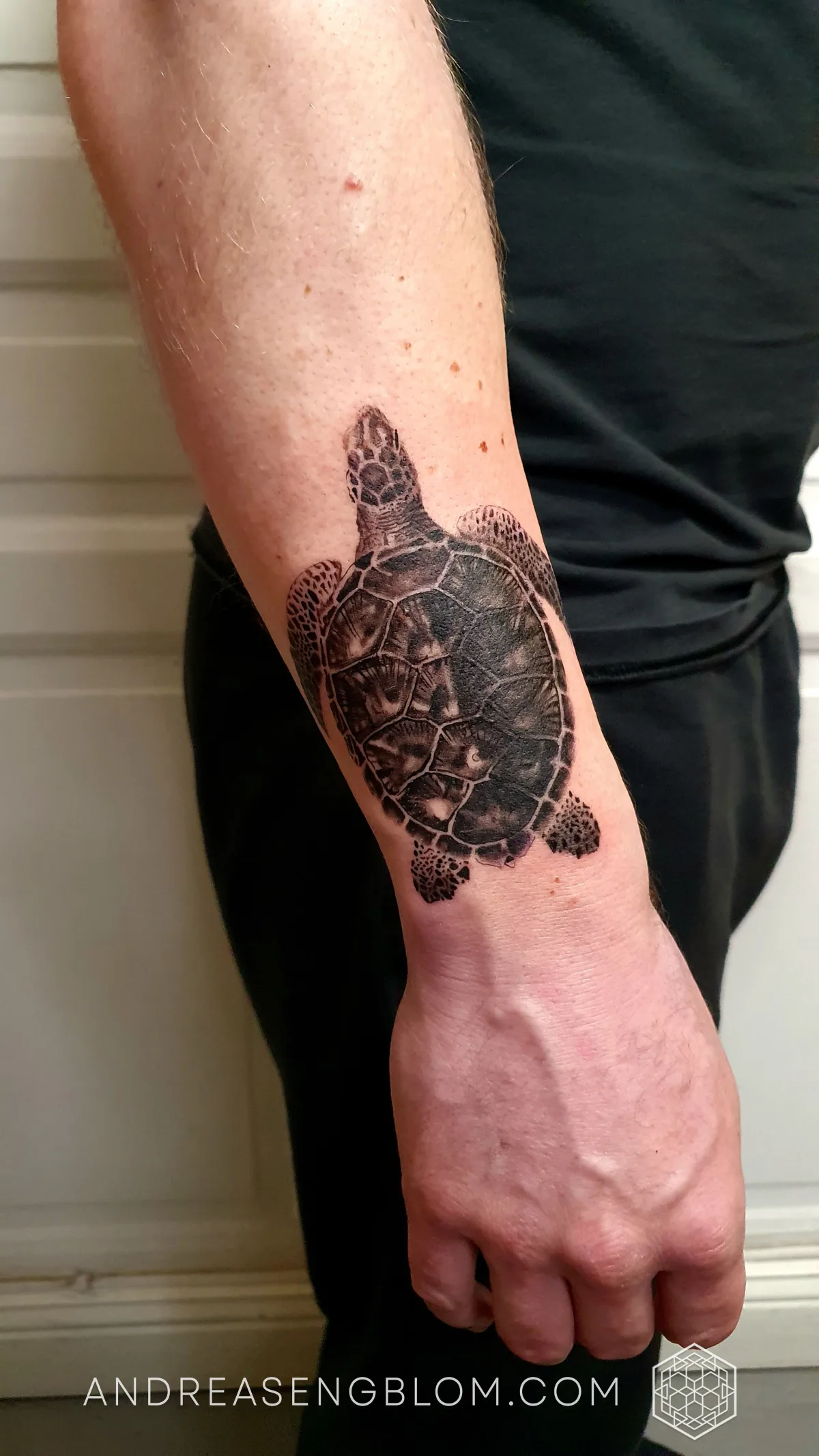 Sköldpadda - Realism Underarm