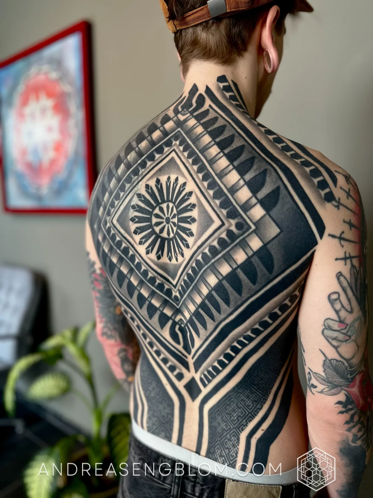 Geometrisk mandala blackwork ryggtavla