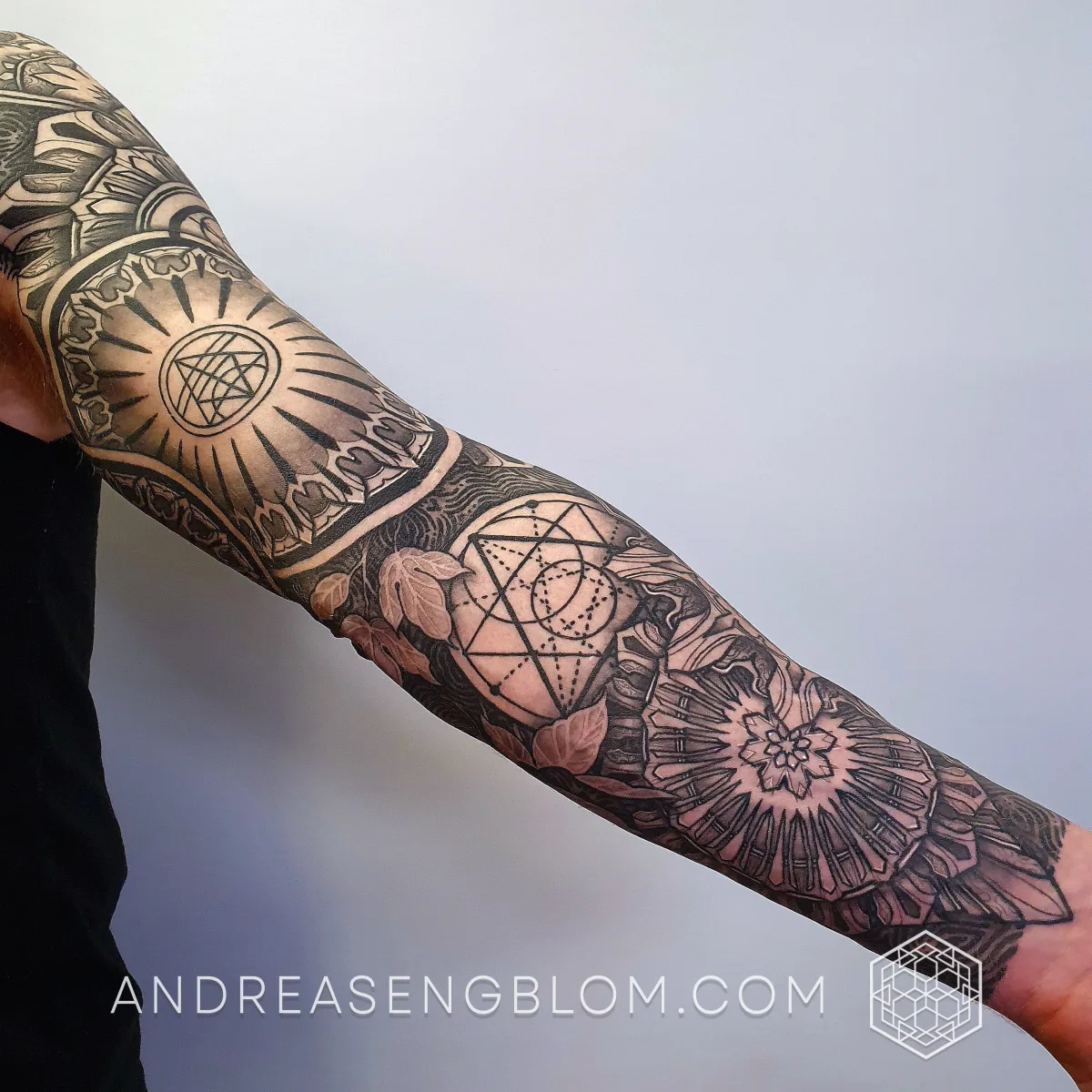 Geometrisk Ornamental Arm Sleeve - Skalle - bild 3