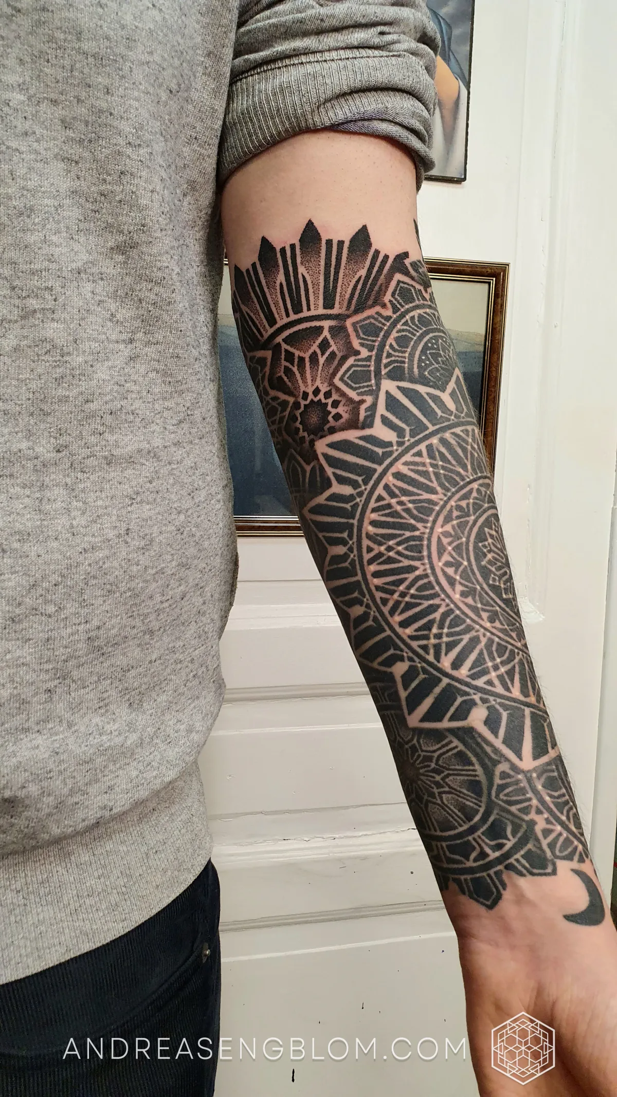 Cover-Up - Mandala Blackwork Underarm - bild 5