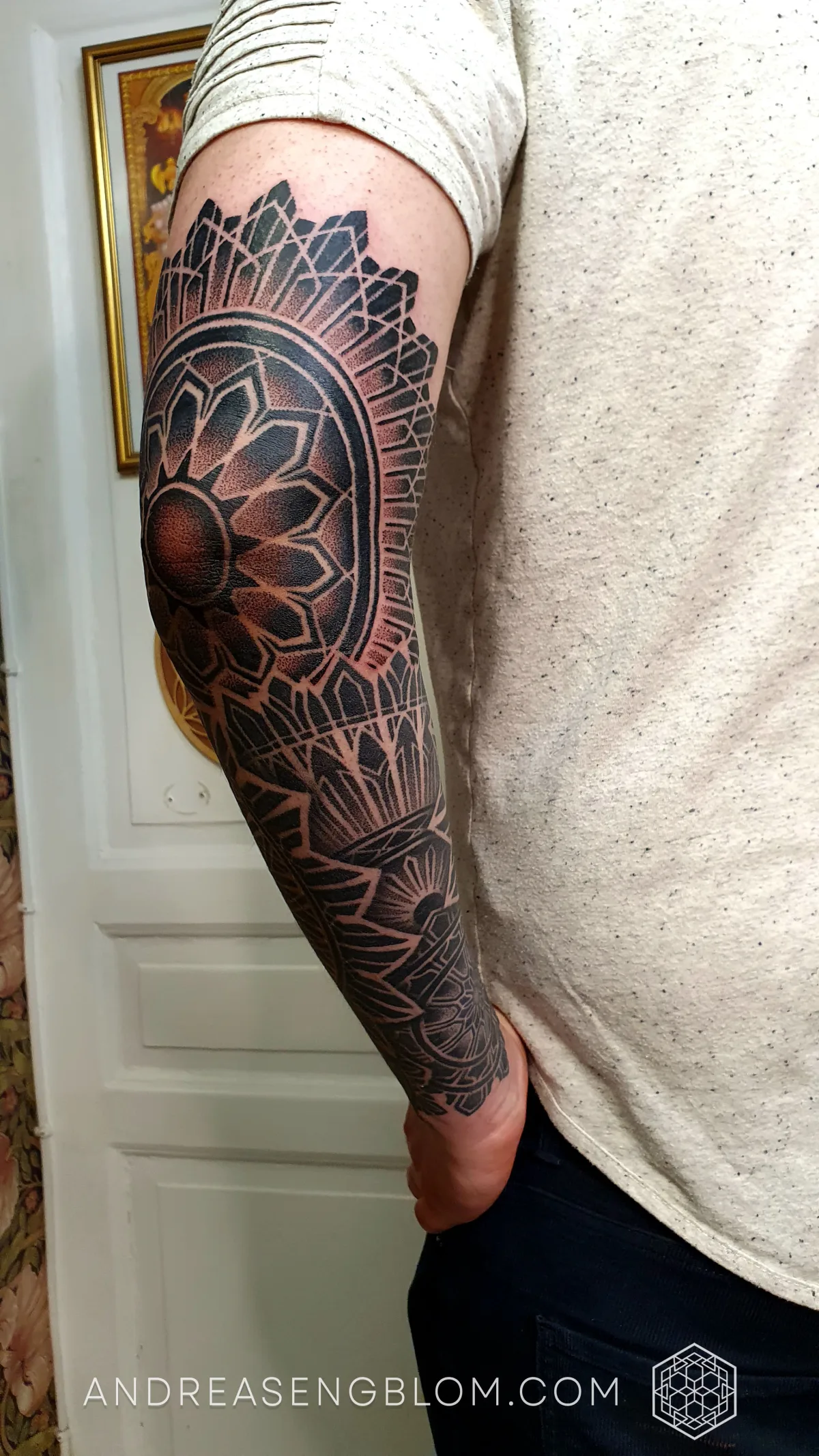Cover-Up - Mandala Blackwork Underarm