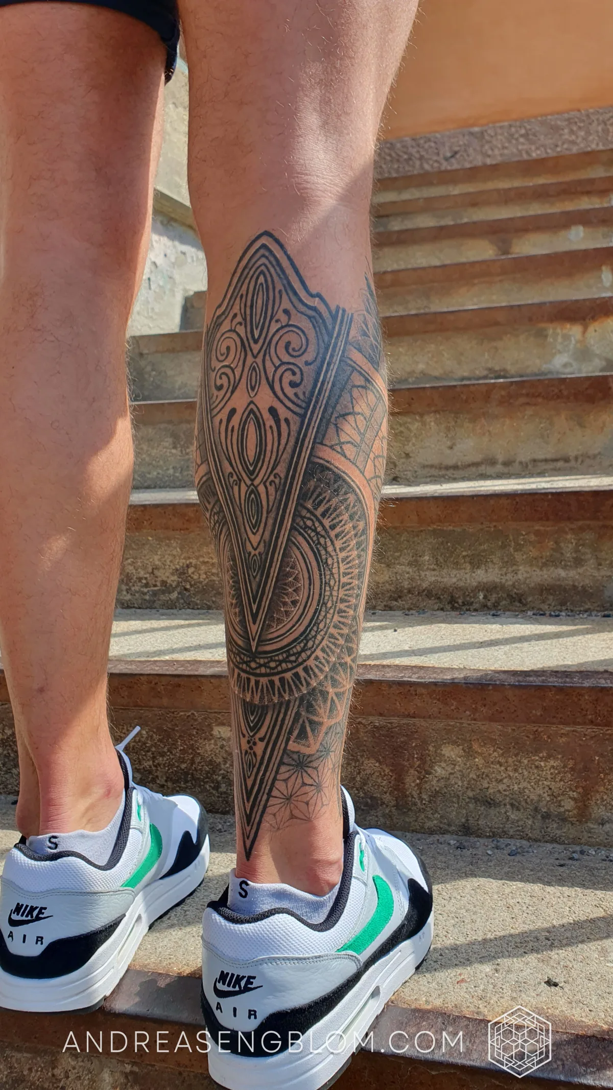 Mandala Ornamental Dotwork - Maskulin - bild 1