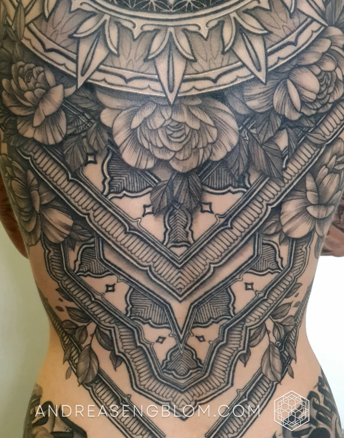 Ornamental Hel Rygg - Mandala & Rosor - bild 2